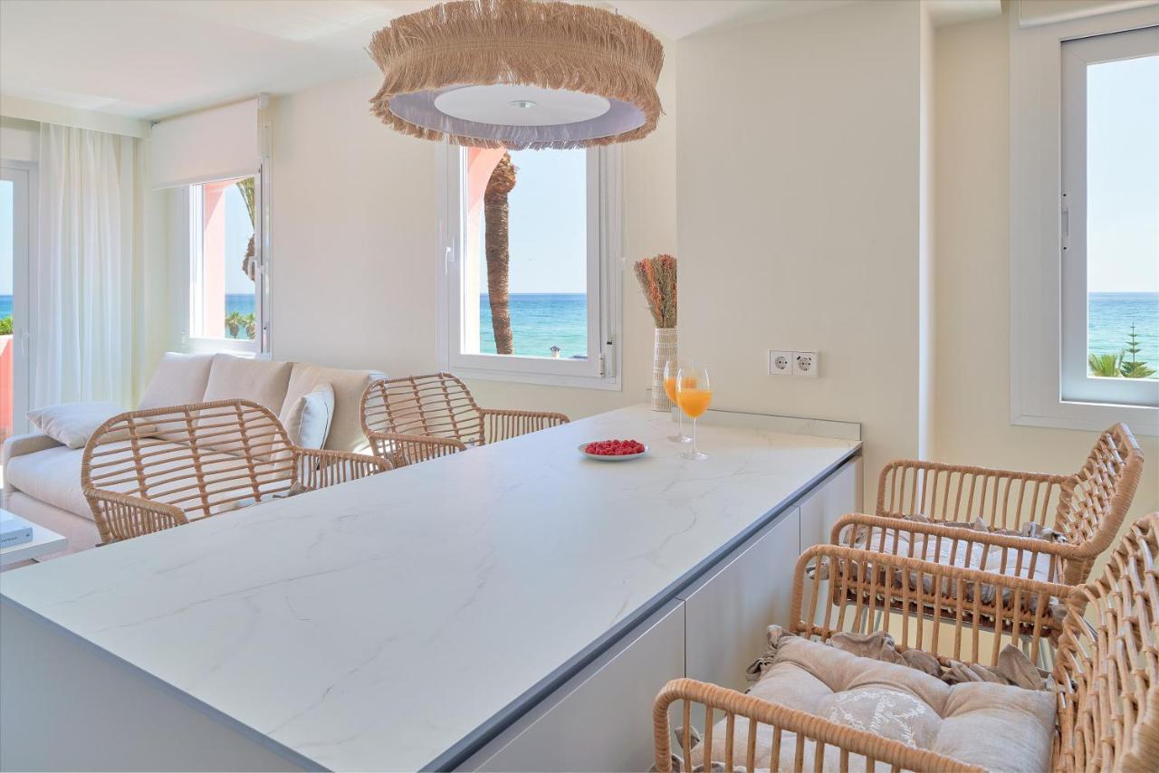 Sea Suite Beachfront Marbella Ngoại thất bức ảnh